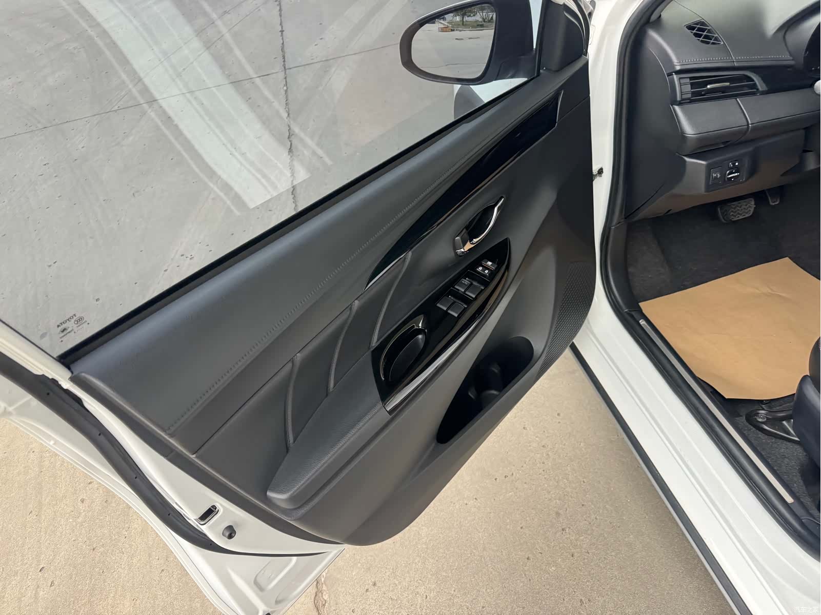 Toyota YARiS L, 2023 7