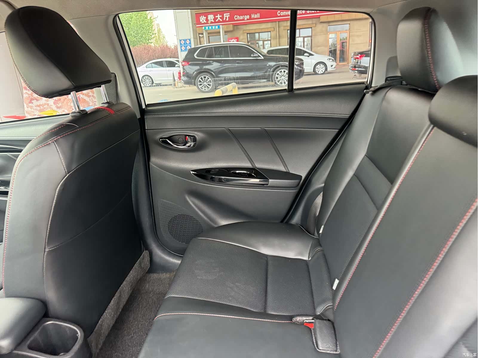 Toyota YARiS L, 2023 13