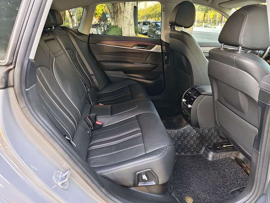 BMW 6 Series GT 2021, фото 22