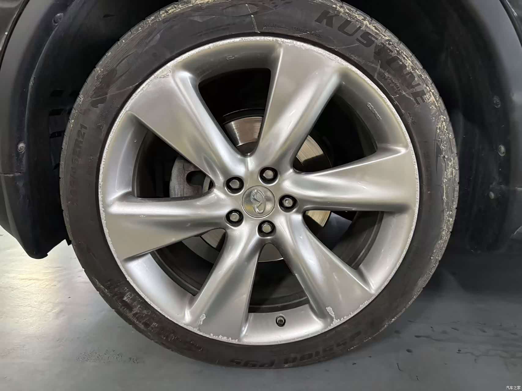 Infiniti FX37, 2012 11