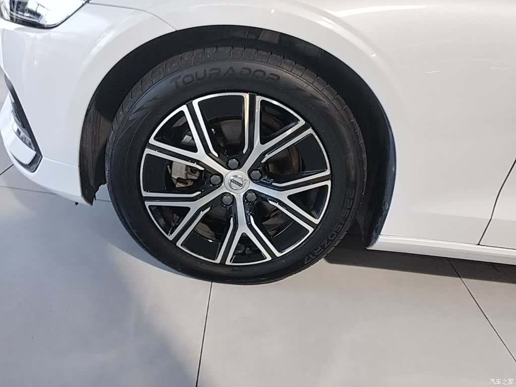 Volvo S60, 2022 23