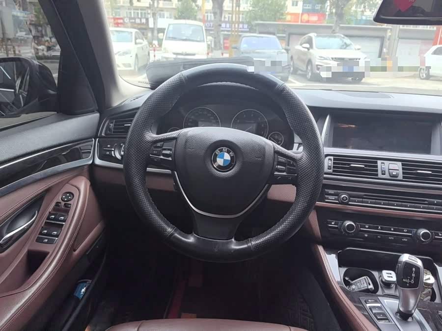 BMW 5 Series 2016, фото 3