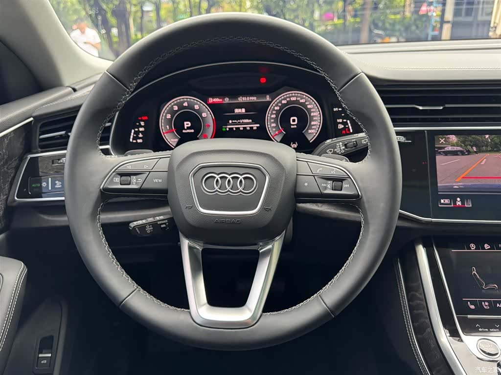 Audi Q8, 2025 17