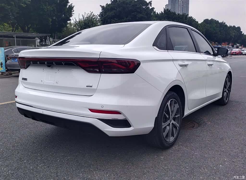 Geely Emgrand, 2022 11