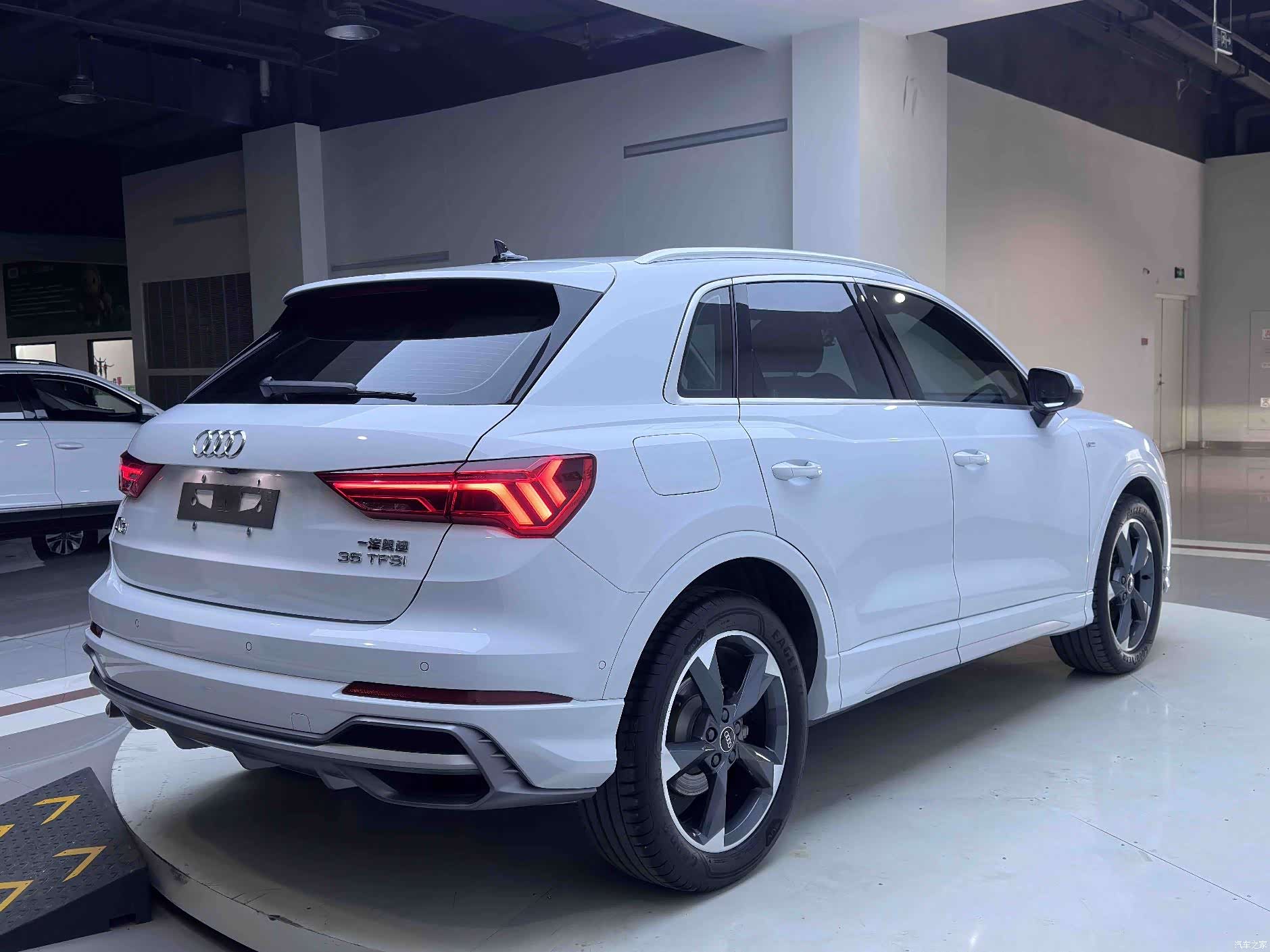 Audi Q3, 2023 все фото