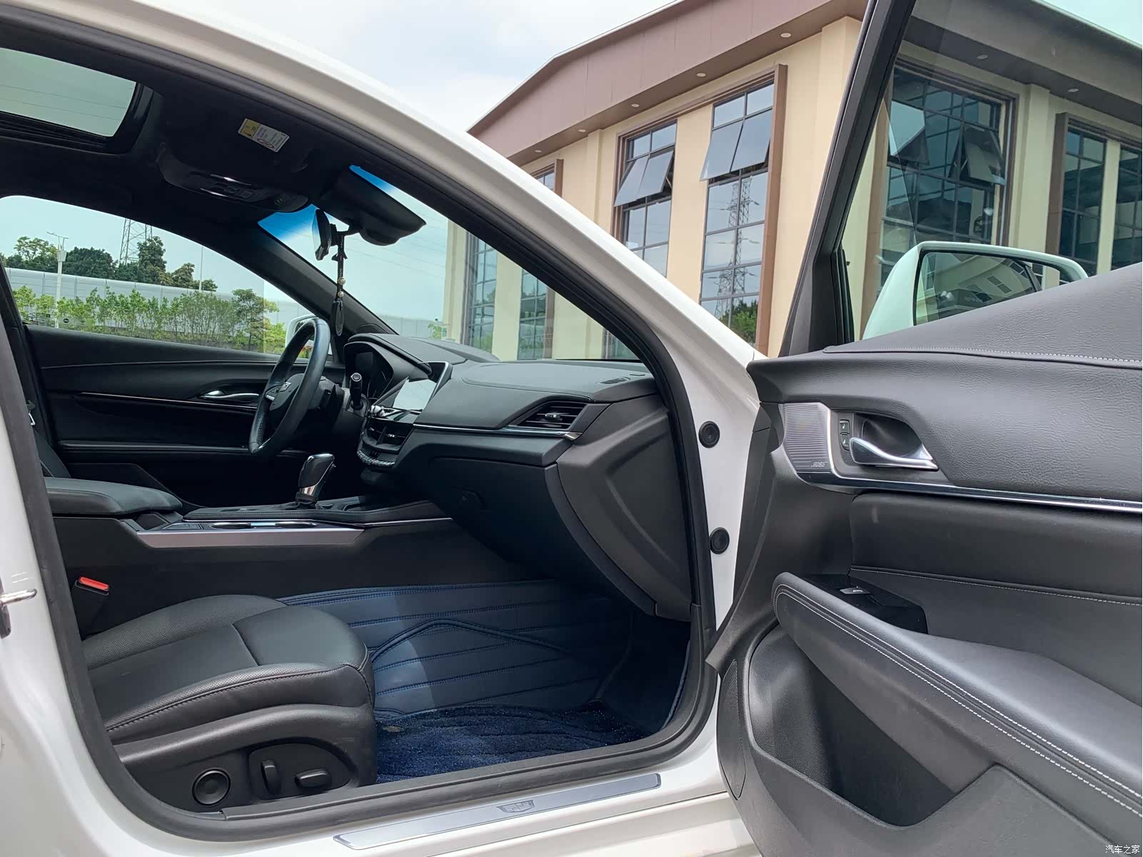 Cadillac CT4, 2023 15