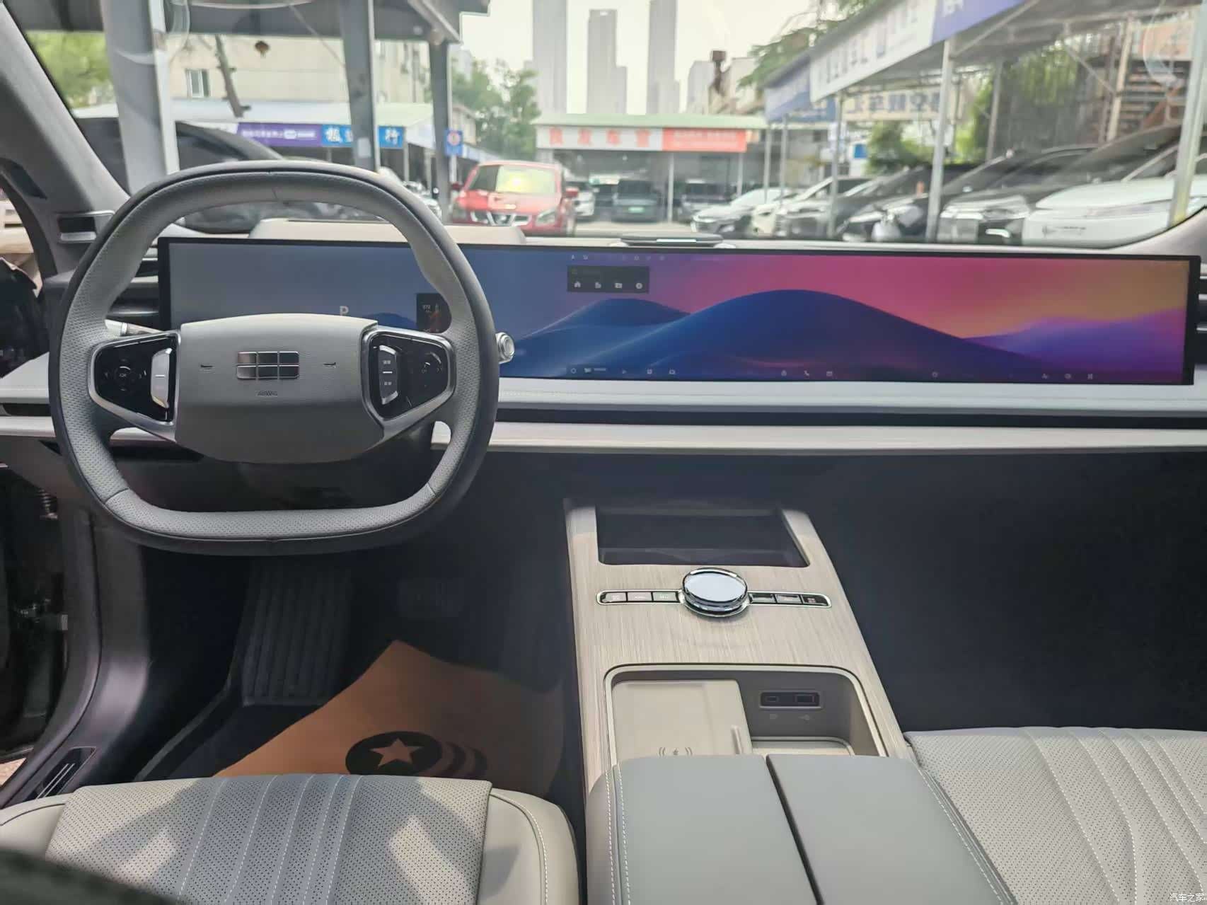 Geely E8, 2024 4