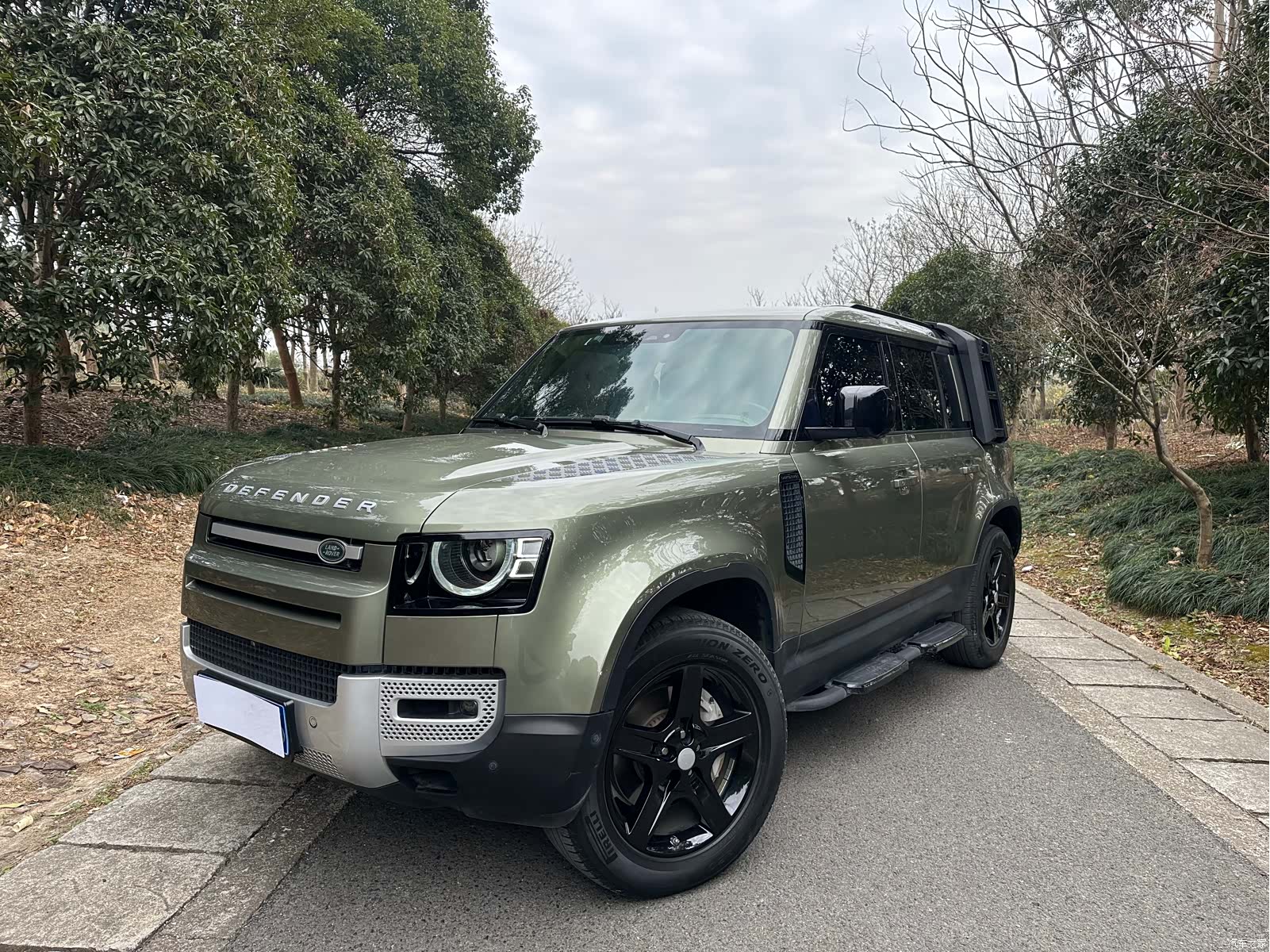 Land Rover Defender, 2021 1