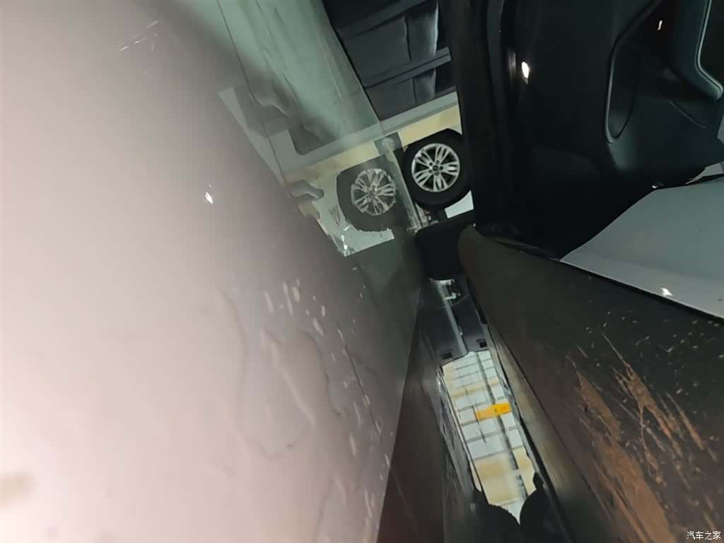 Tesla Model Y, 2024 22