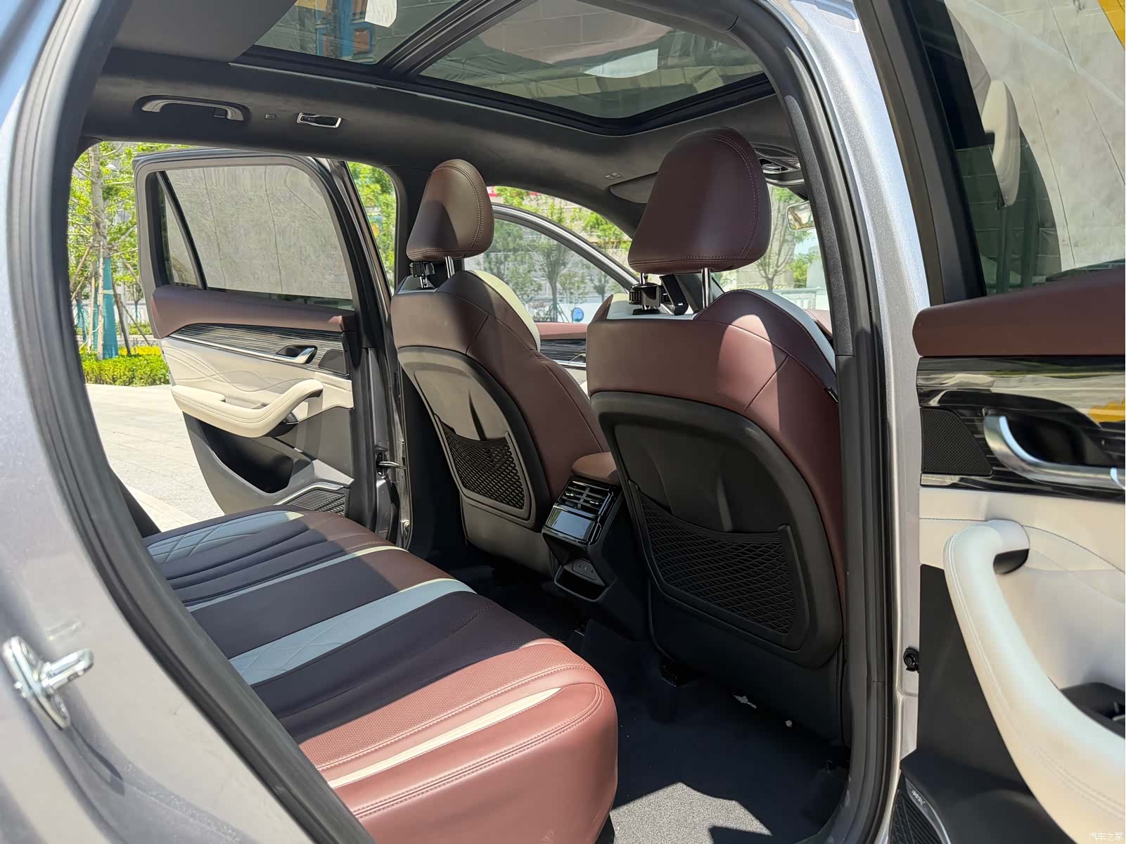 Geely Xingyue L, 2022 15
