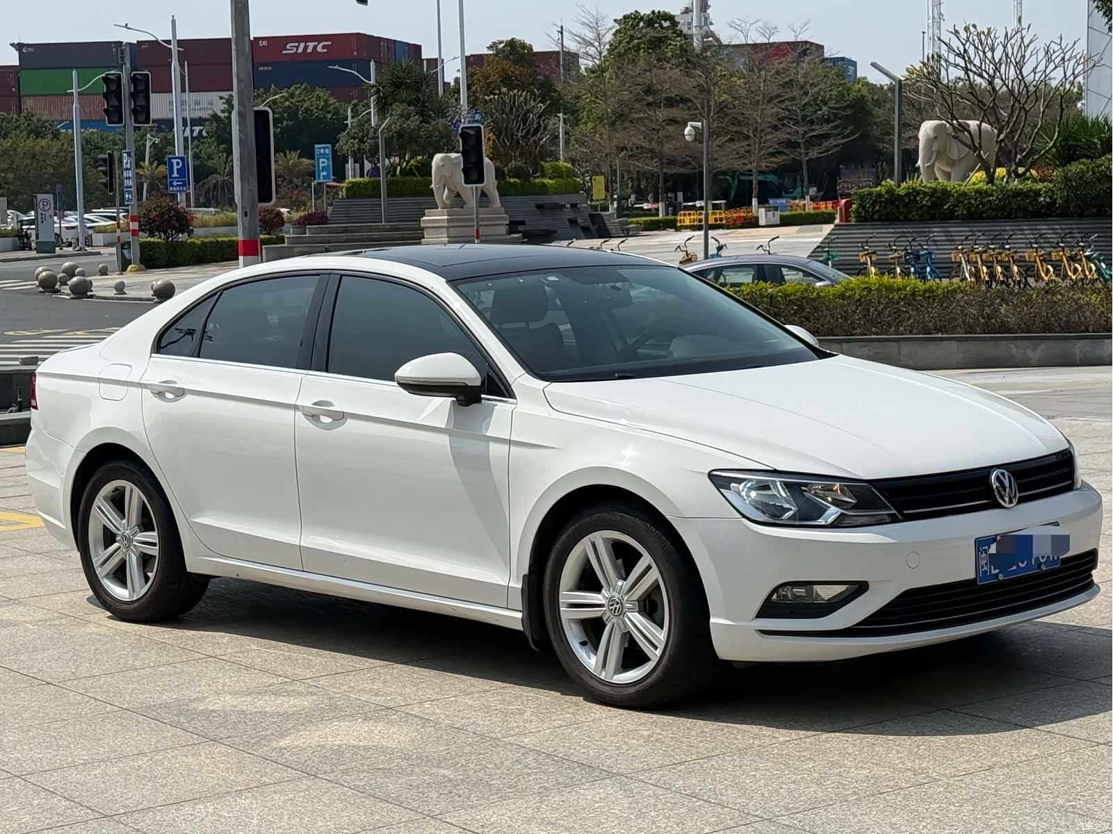 Volkswagen Lamando, 2016 3