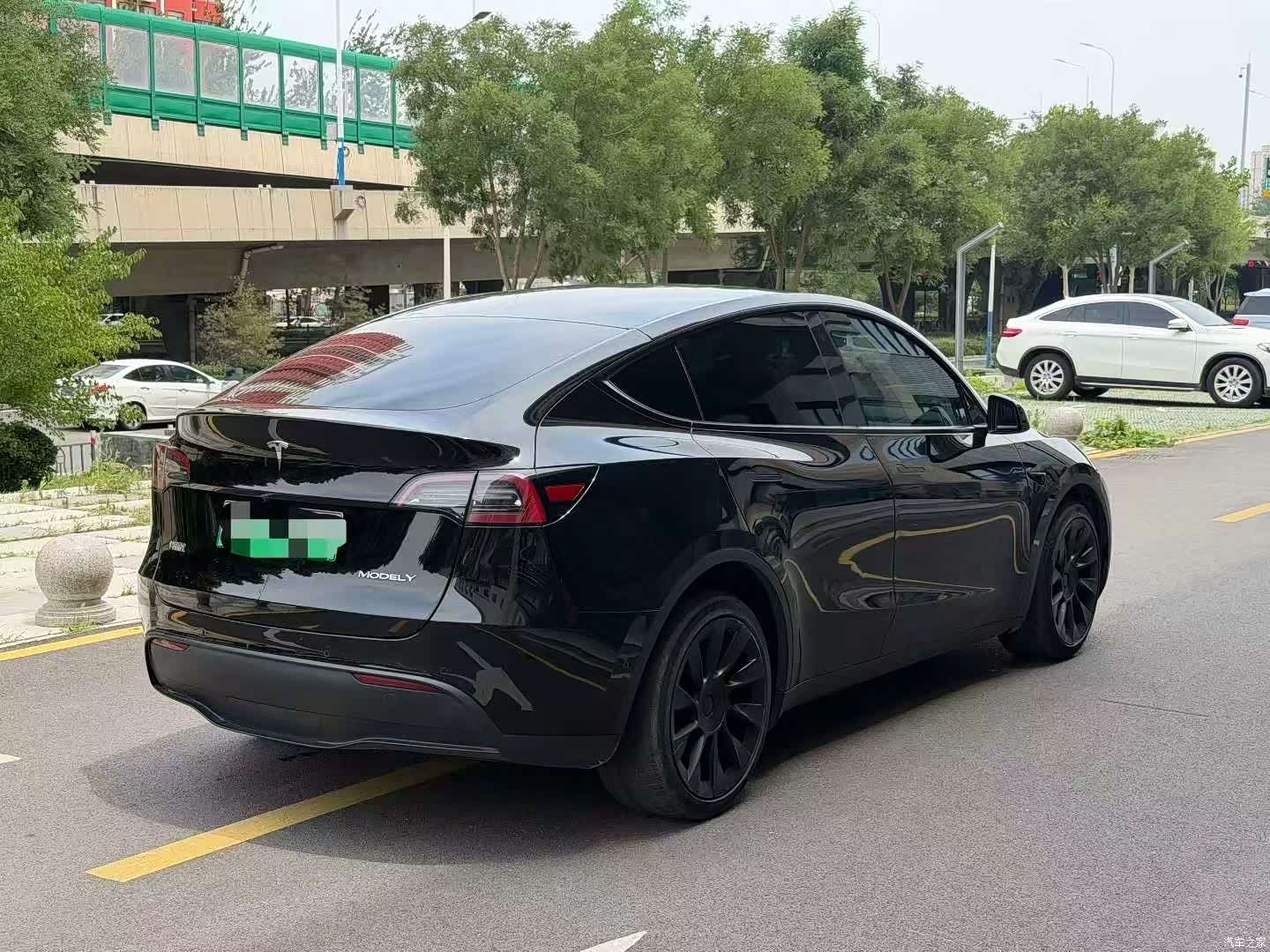 Tesla Model Y, 2023 6