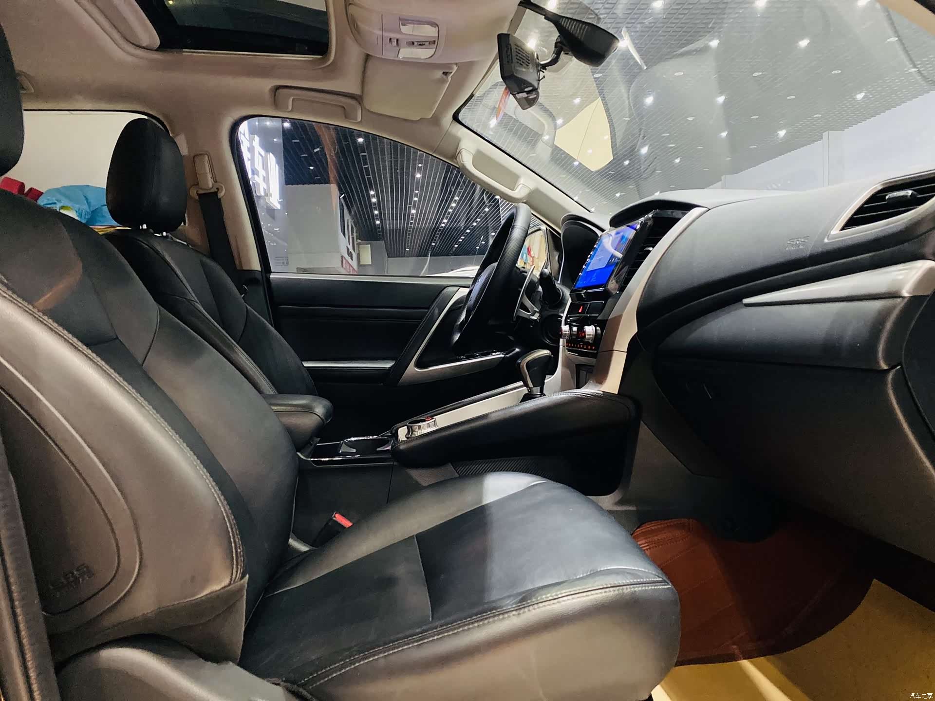 Mitsubishi Pajero, 2020 8