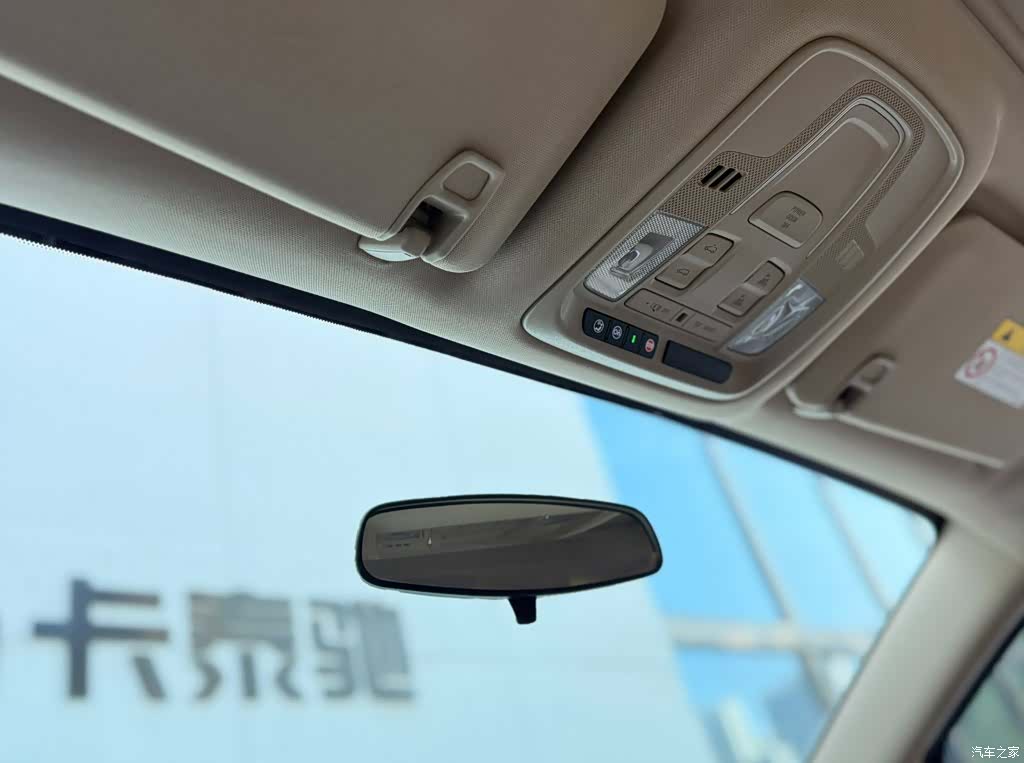 Buick GL8, 2025 12