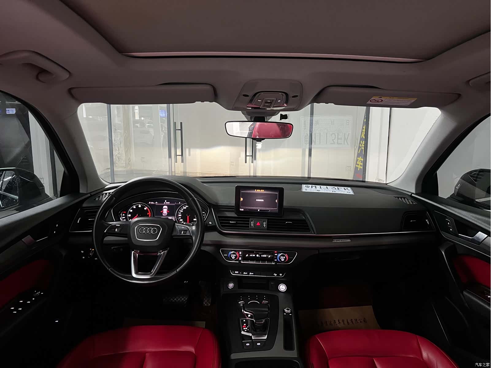 Audi Q5L, 2019 все фото