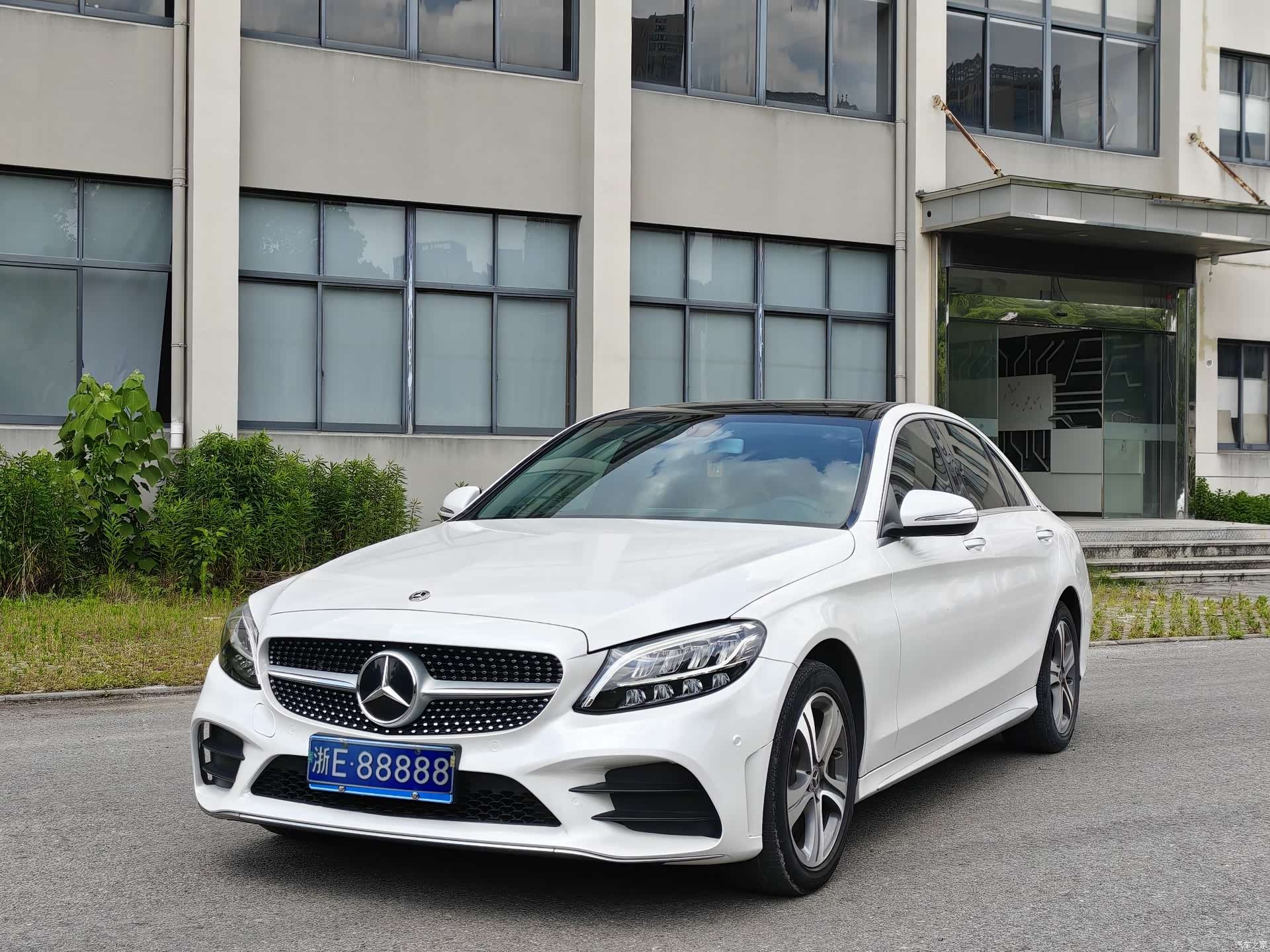 Mercedes-Benz C-Class, 2020 1