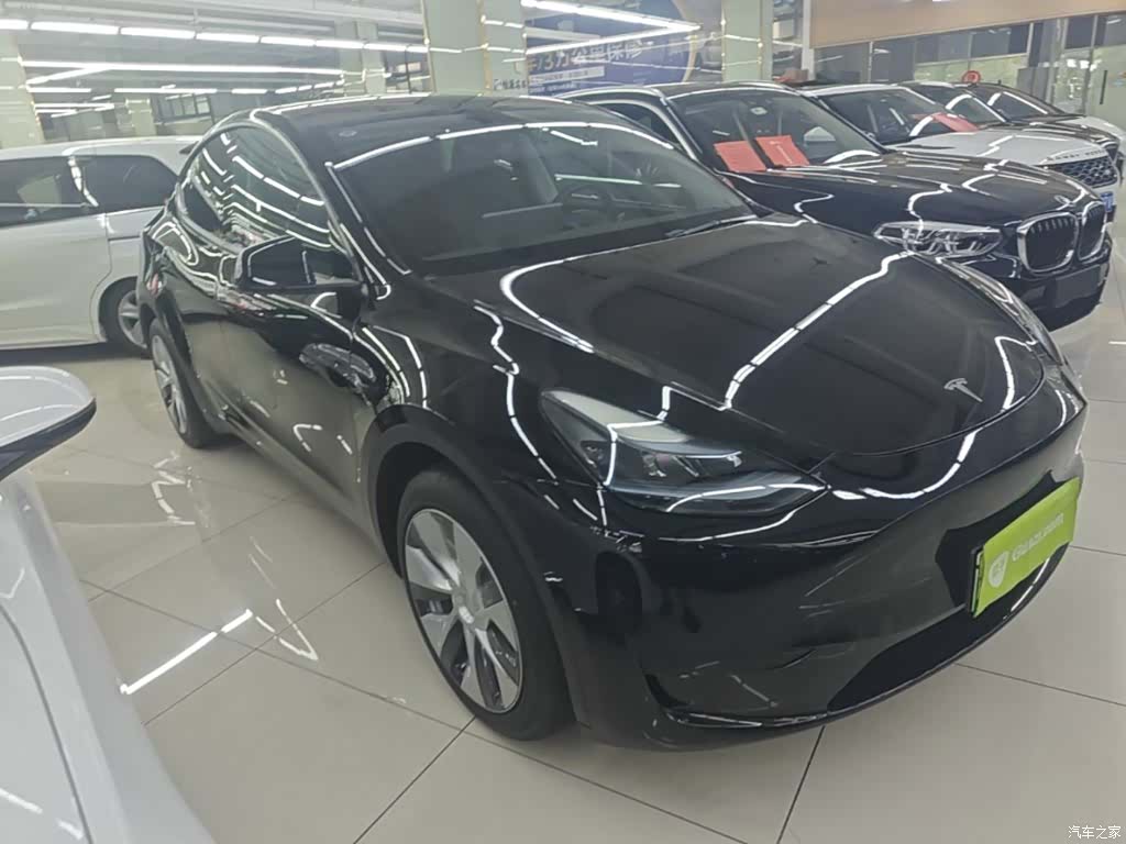 Tesla Model Y, 2023 4