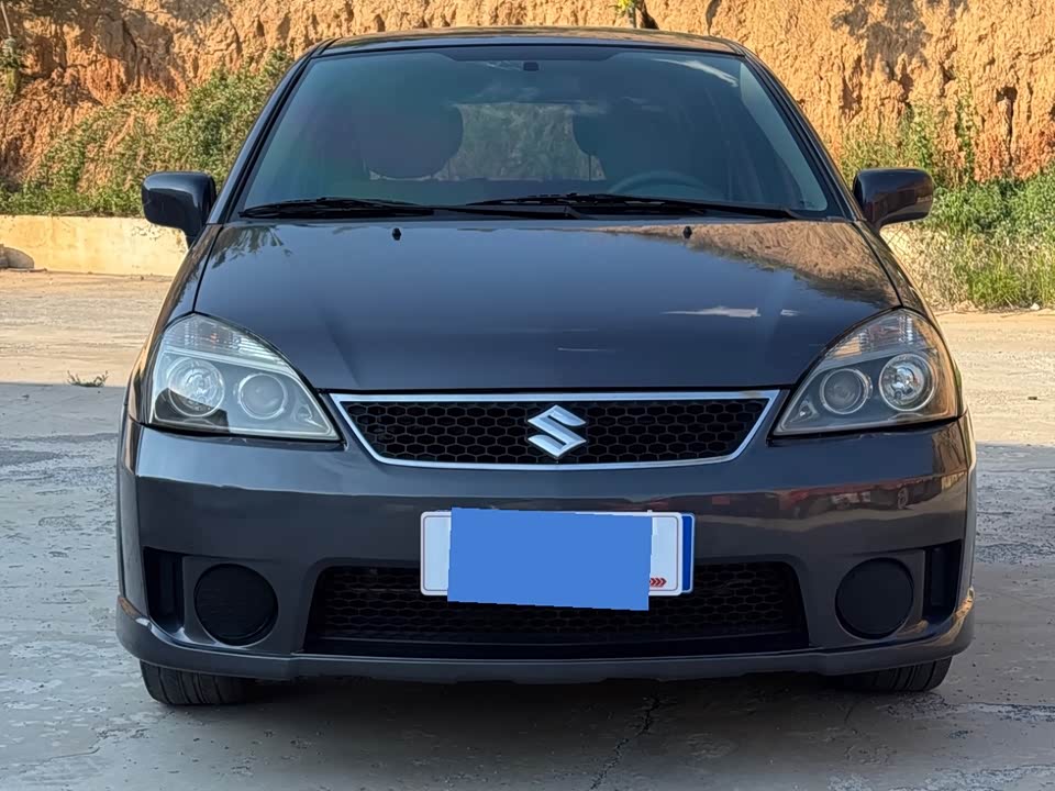 Suzuki Liana