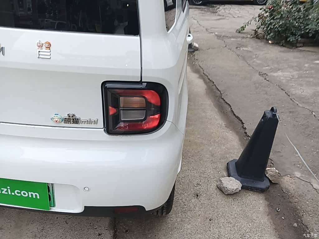 Geely Panda, 2025 8