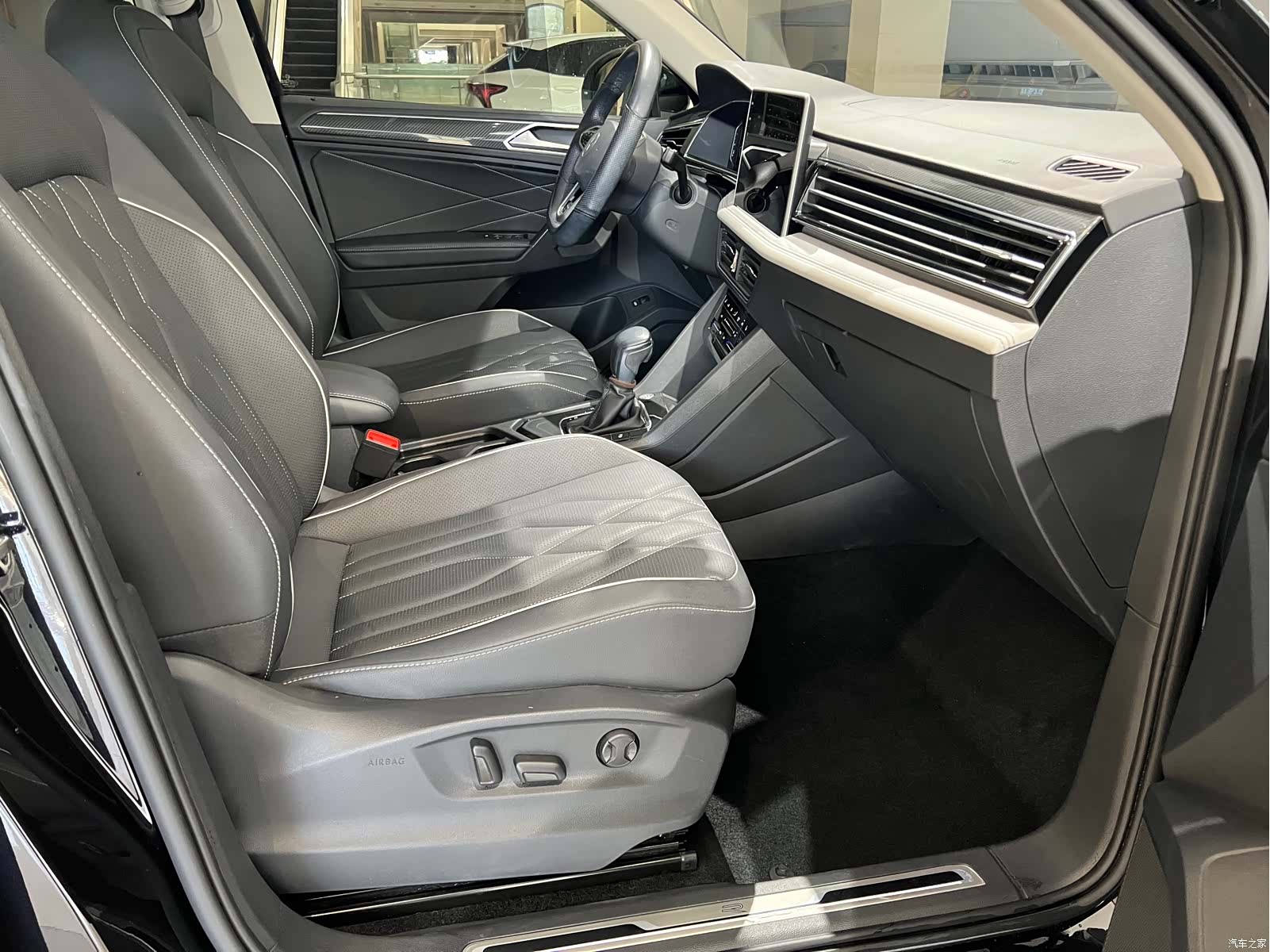 Volkswagen Tiguan L, 2021 13
