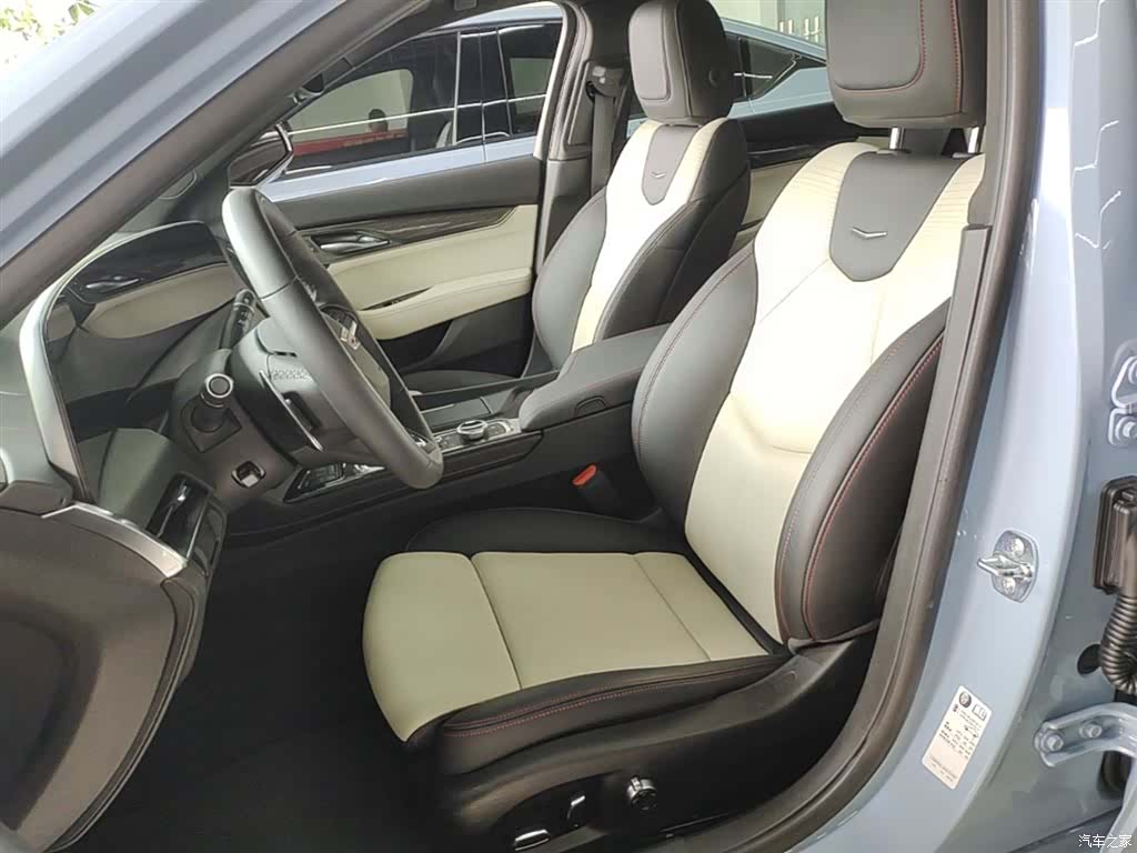 Cadillac CT5, 2025 15