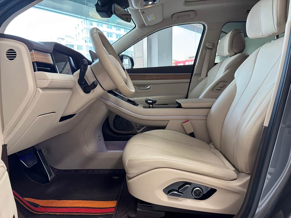 AITO Ask the world M7