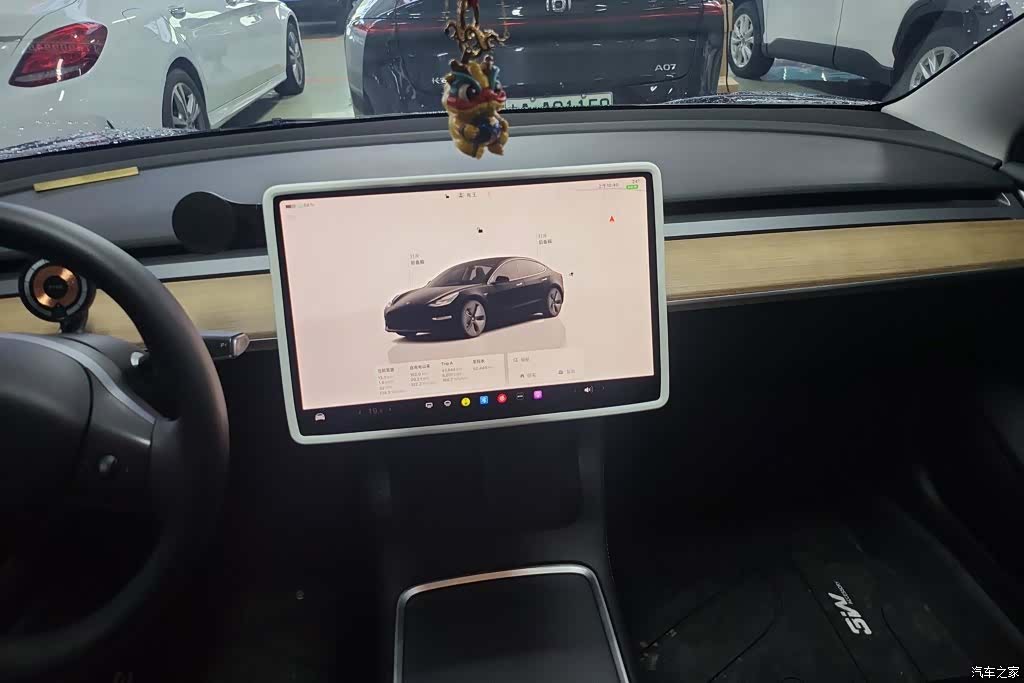 Tesla Model 3, 2022 13