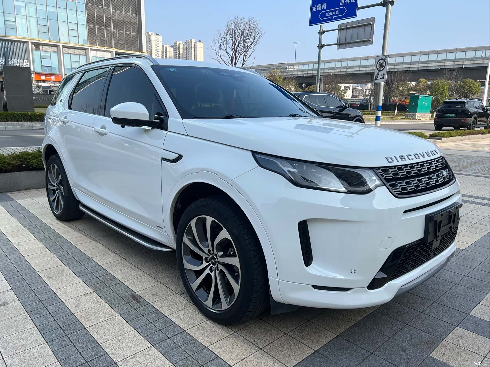 Land Rover Discovery, 2022 3