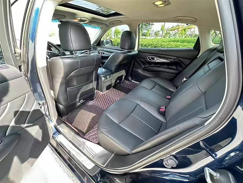 Infiniti Q70 Infiniti Q70