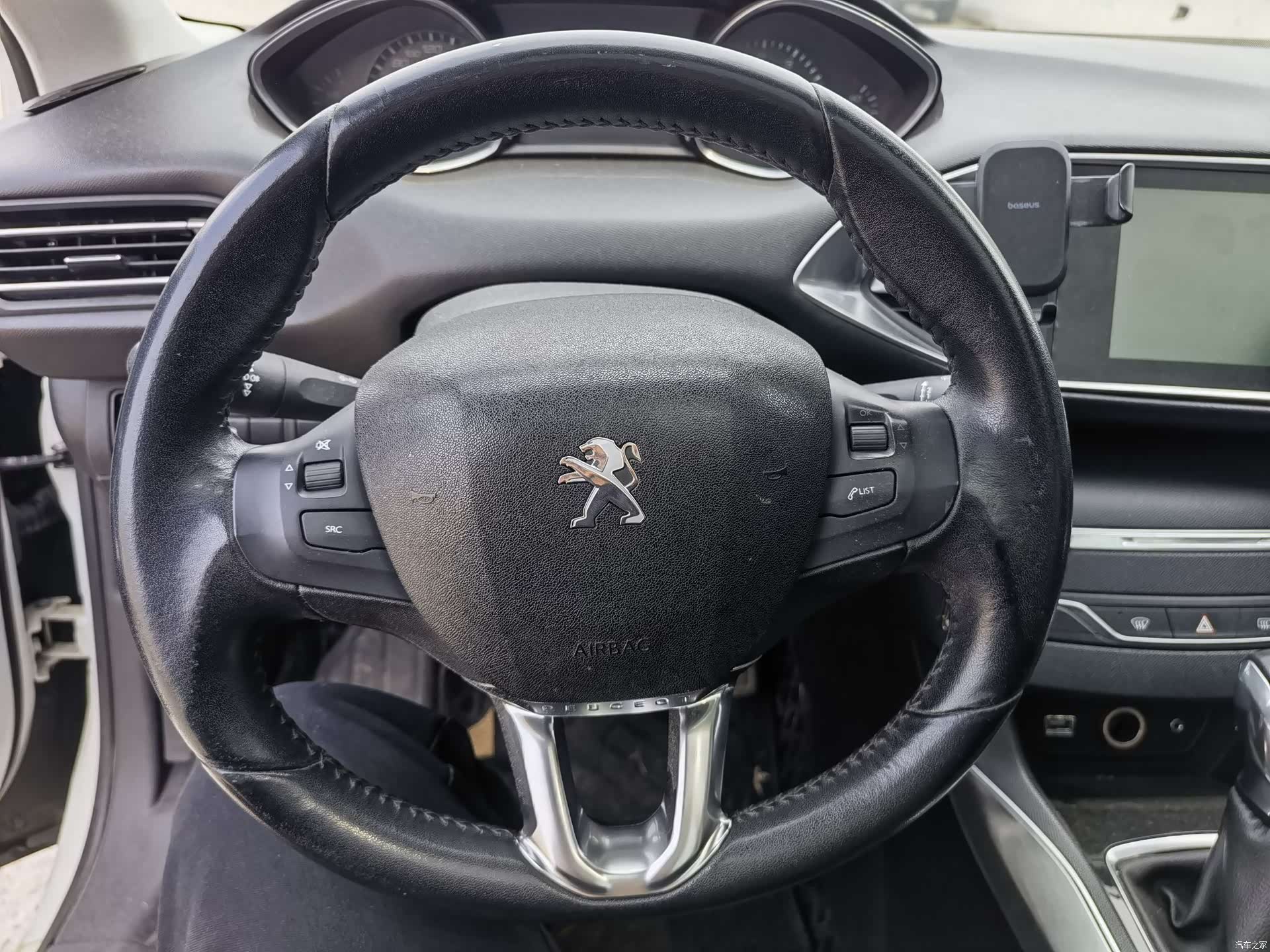Peugeot 308, 2015 7