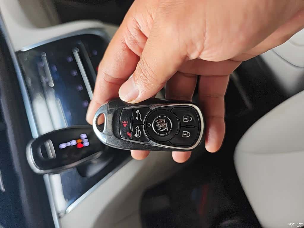 Buick GL8, 2022 12