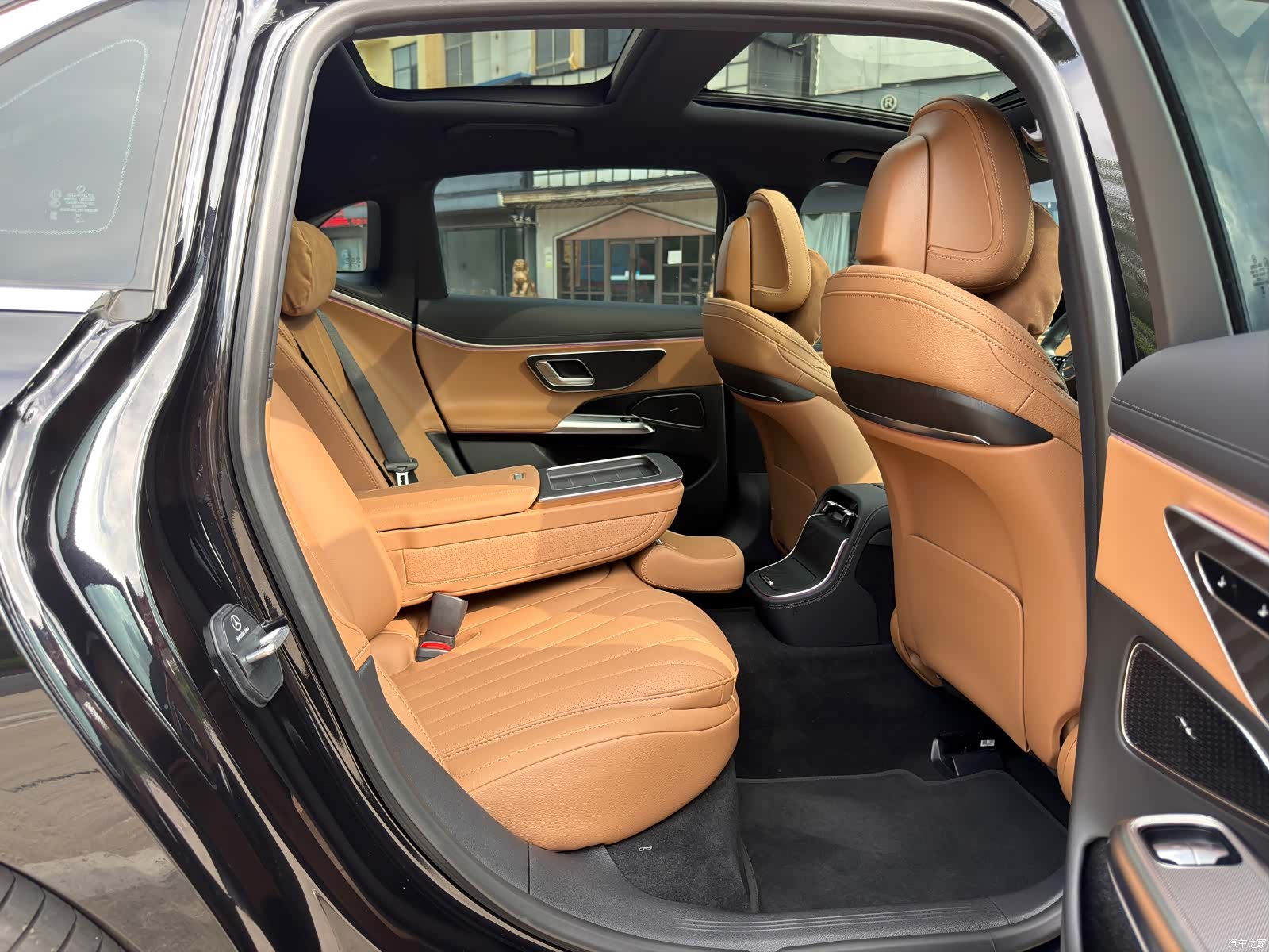 Mercedes-Benz E-Class, 2026 8