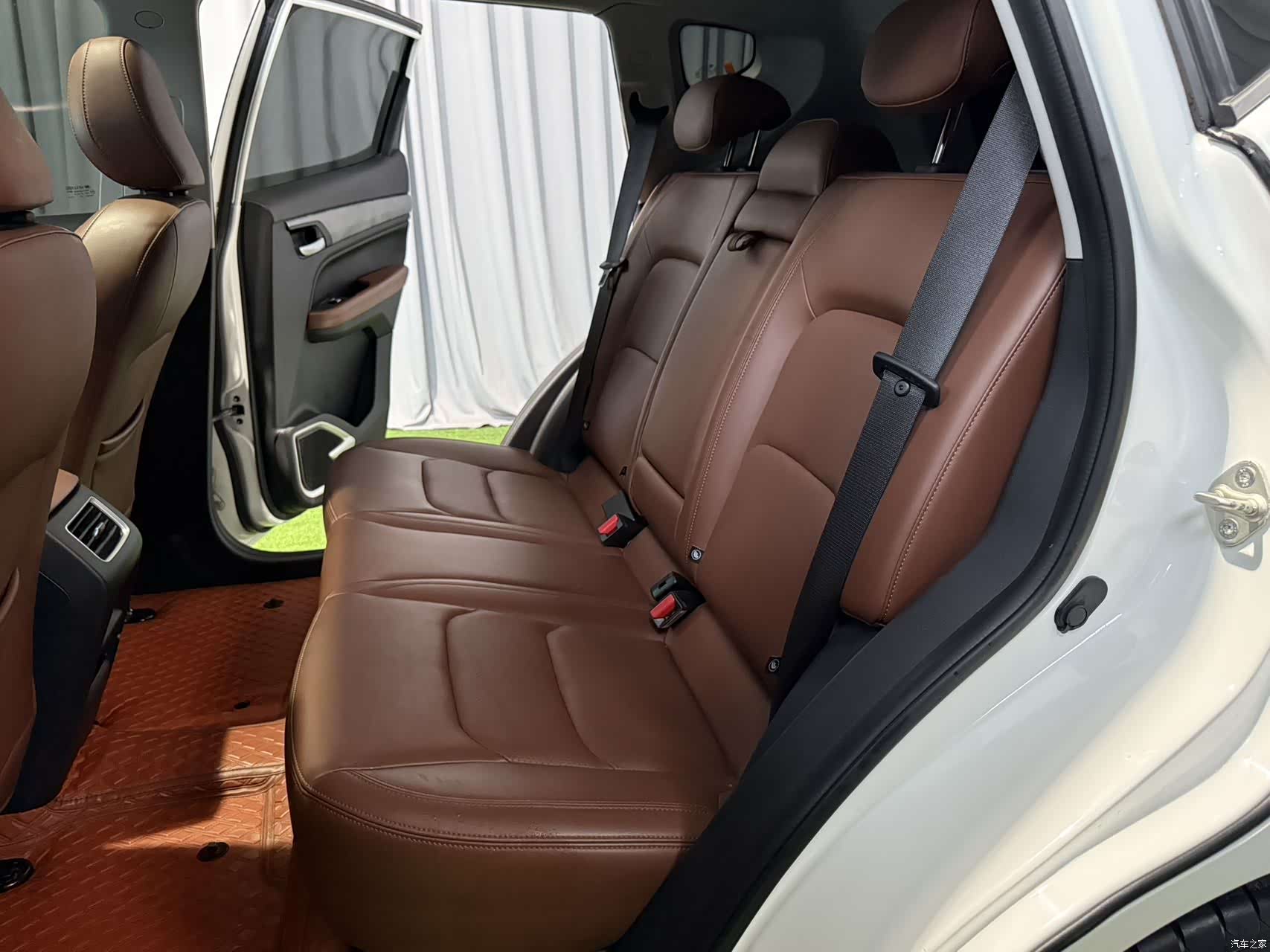 Geely X6, 2022 9