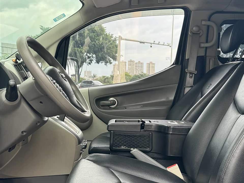Nissan NV200 Nissan NV200