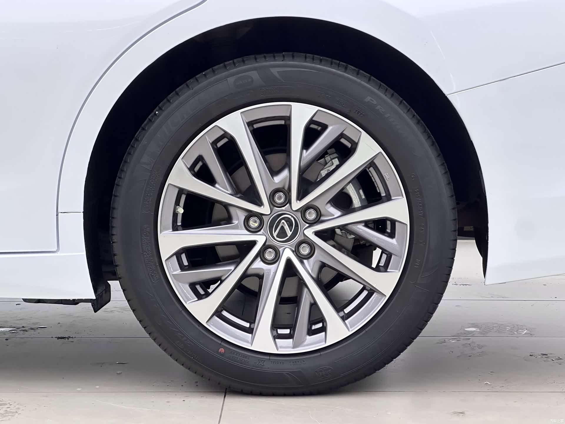 Lexus ES, 2022 14