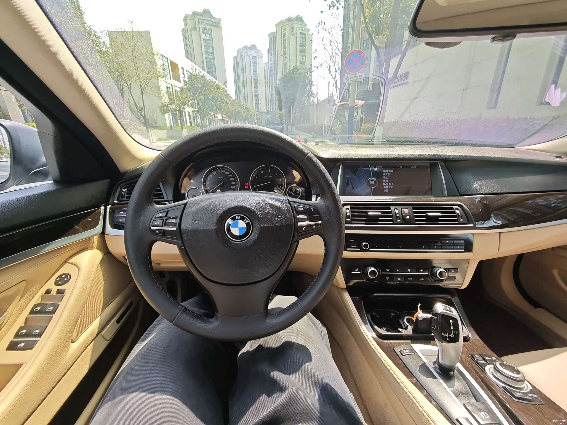 BMW 5 Series, 2012 9
