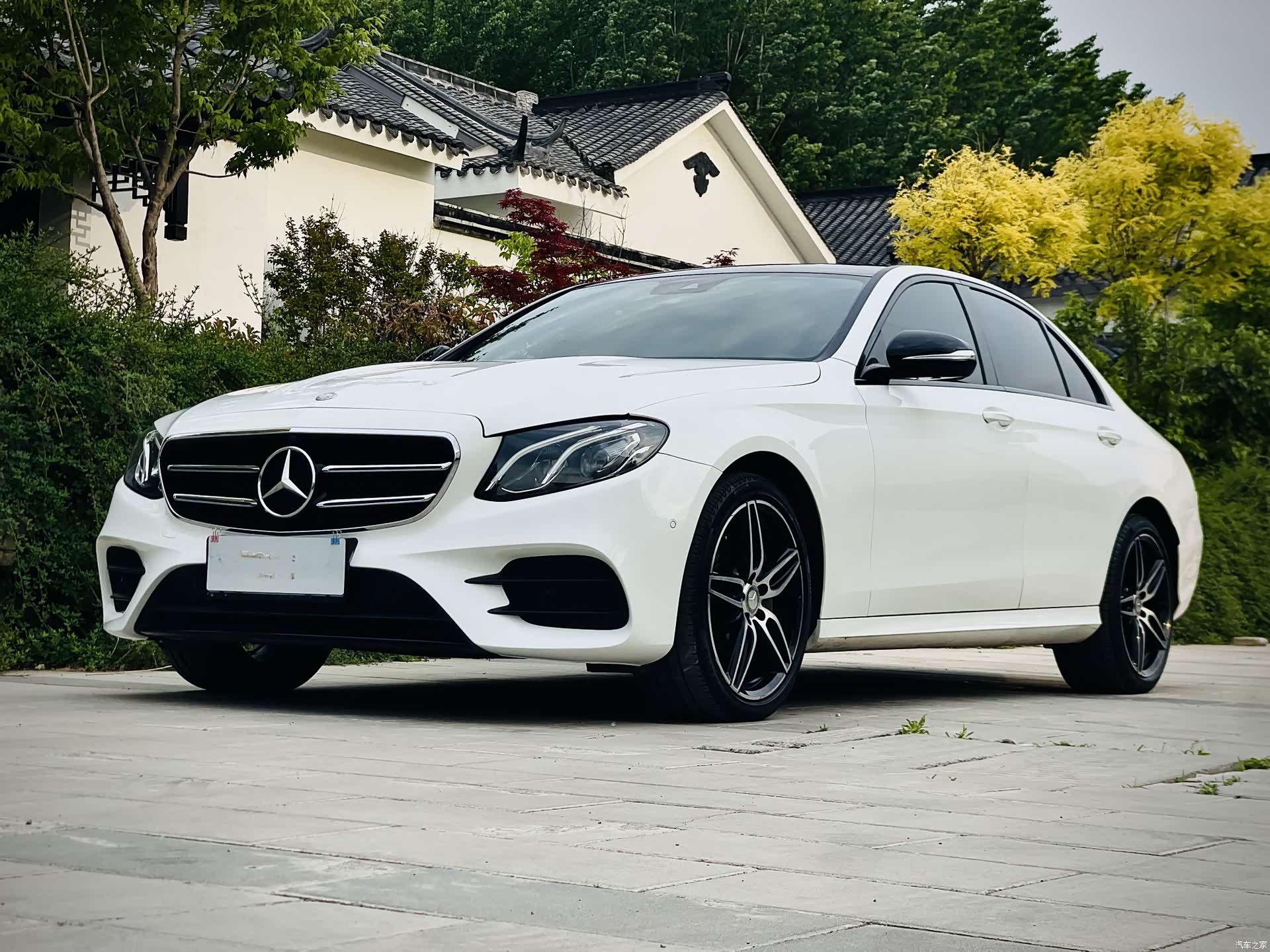 Mercedes-Benz E-Class, 2017 1