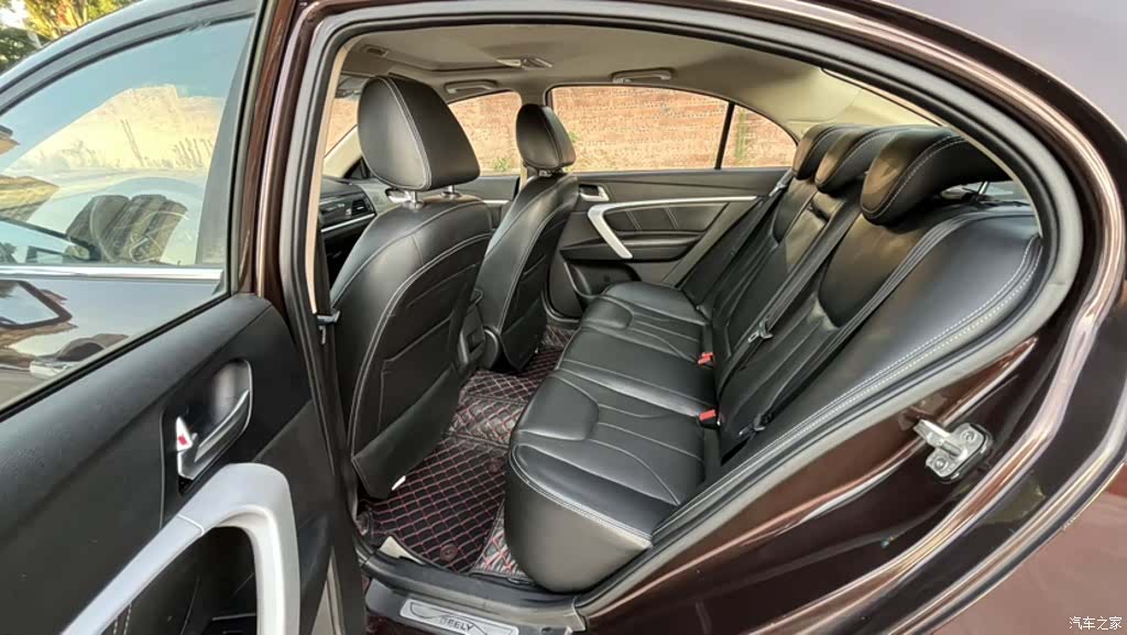 Geely Emgrand, 2017 10