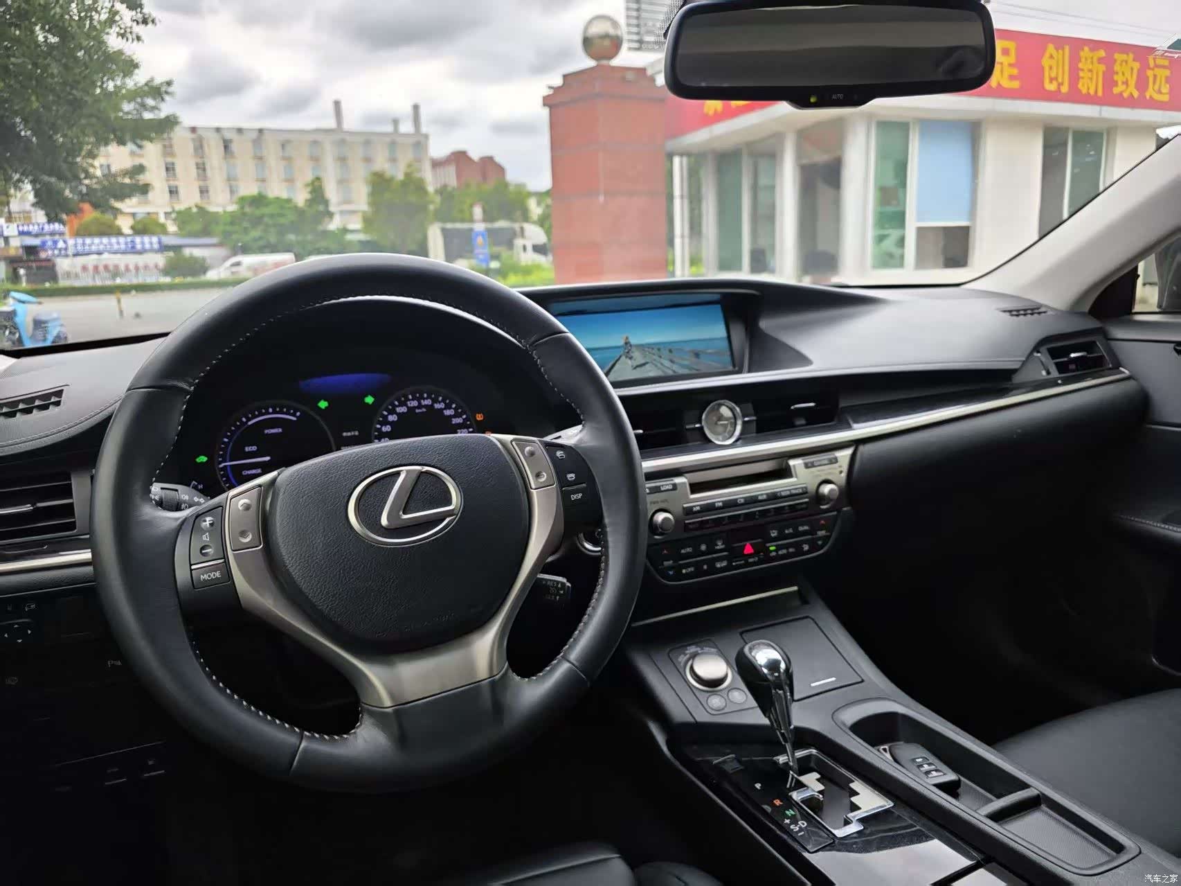 Lexus ES, 2013 6