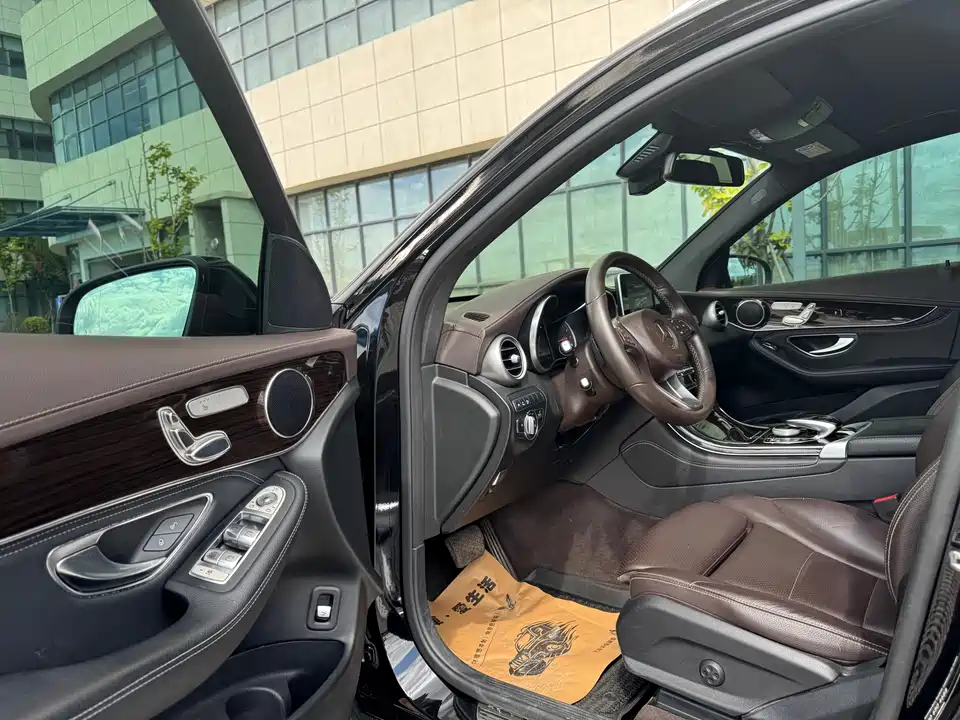 Mercedes-Benz GLC Mercedes-Benz GLC