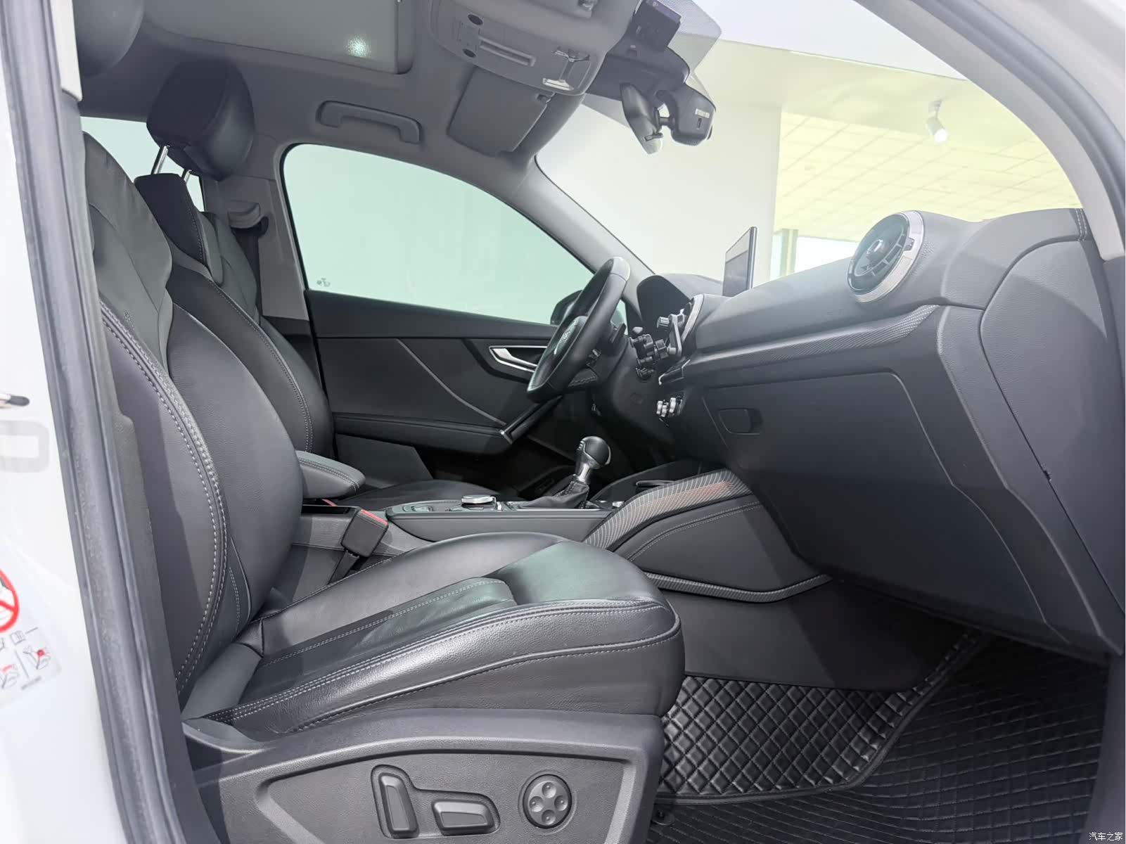 Audi Q2L, 2022 8
