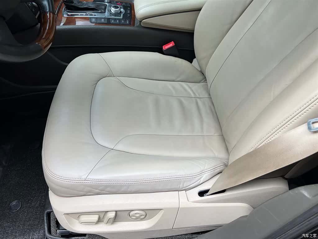Audi Q7, 2008 10