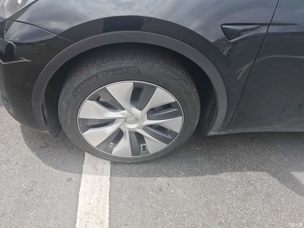 Tesla Model Y, 2022 23