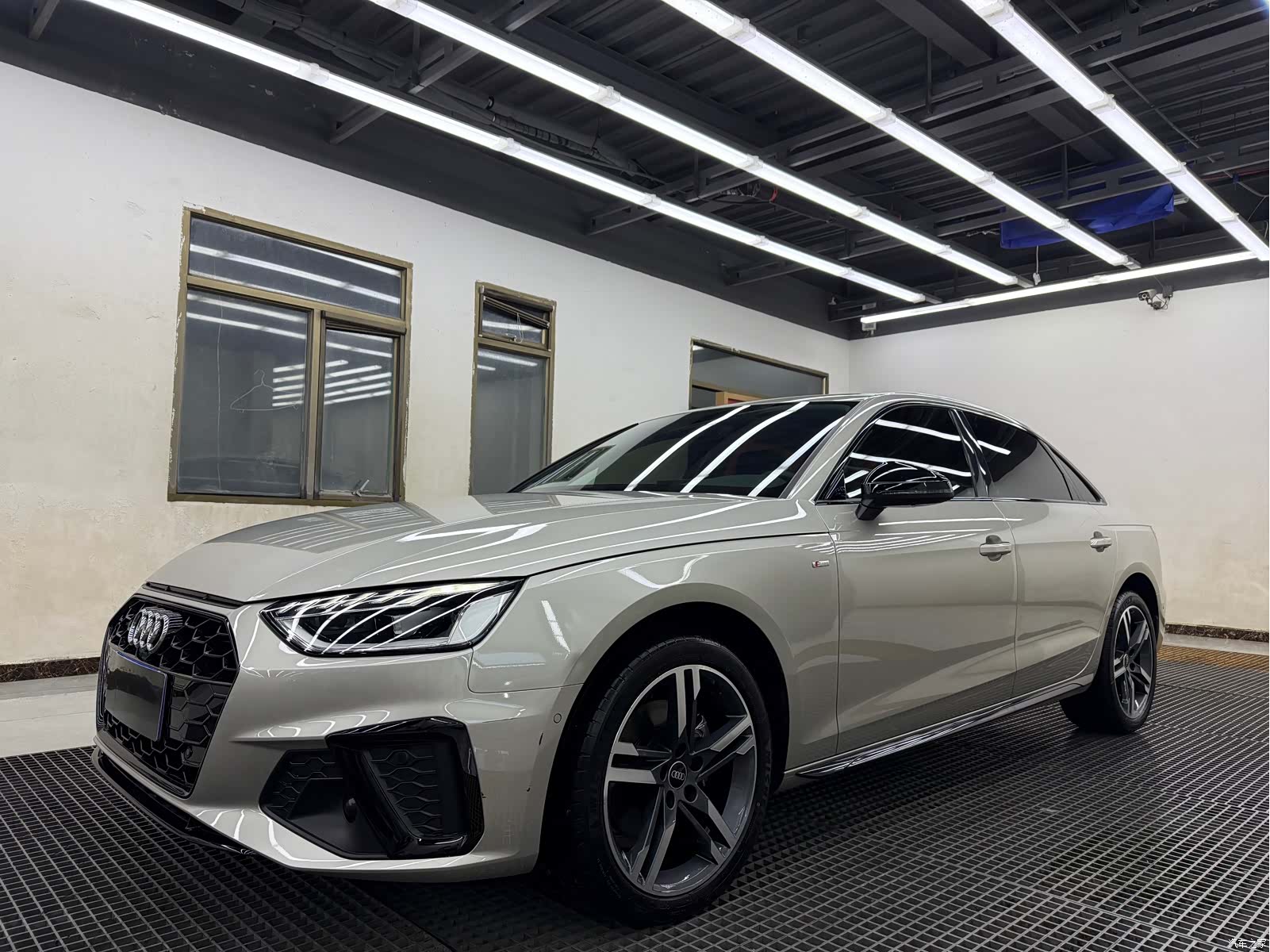 Audi A4L, 2022 3