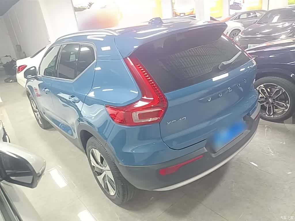 Volvo XC40, 2023 все фото