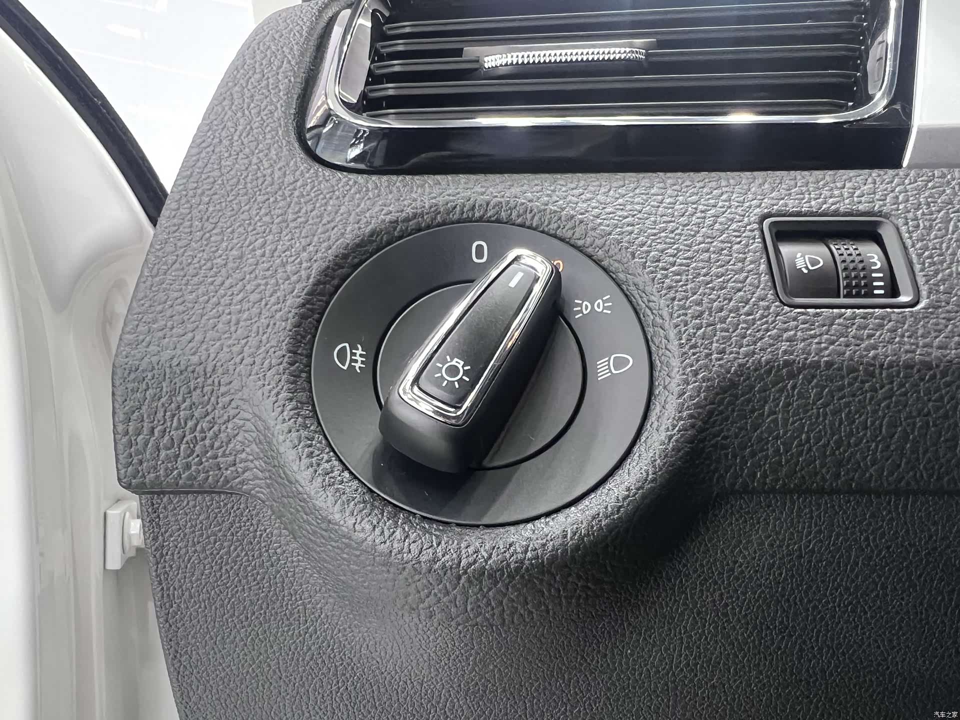 Skoda Rapid, 2022 9