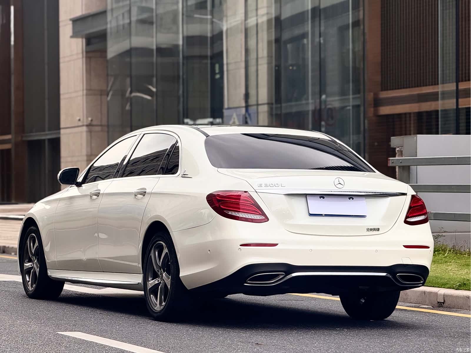 Mercedes-Benz E-Class, 2018 3