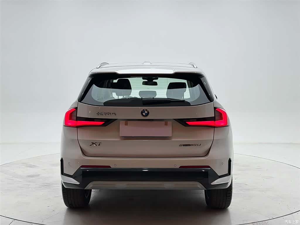 BMW X1, 2023 все фото