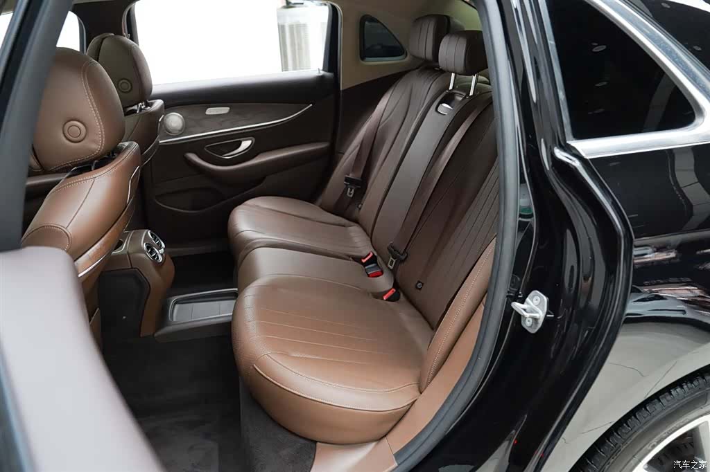 Mercedes-Benz E-Class, 2016 4
