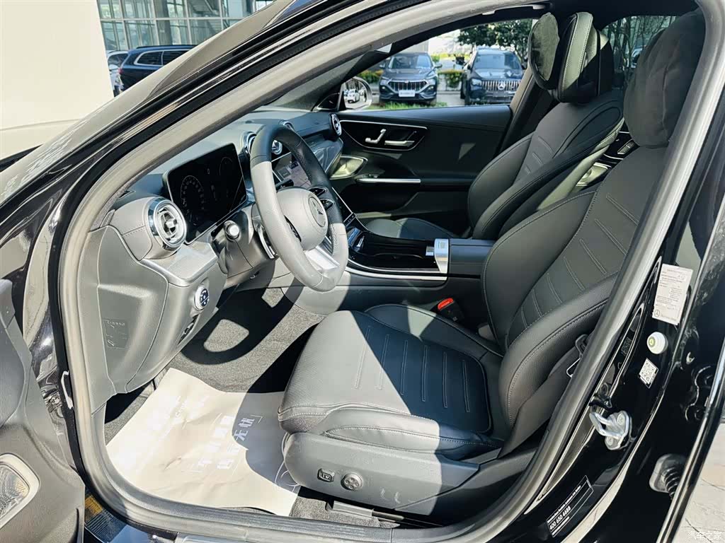 Mercedes-Benz C-Class, 2023 11